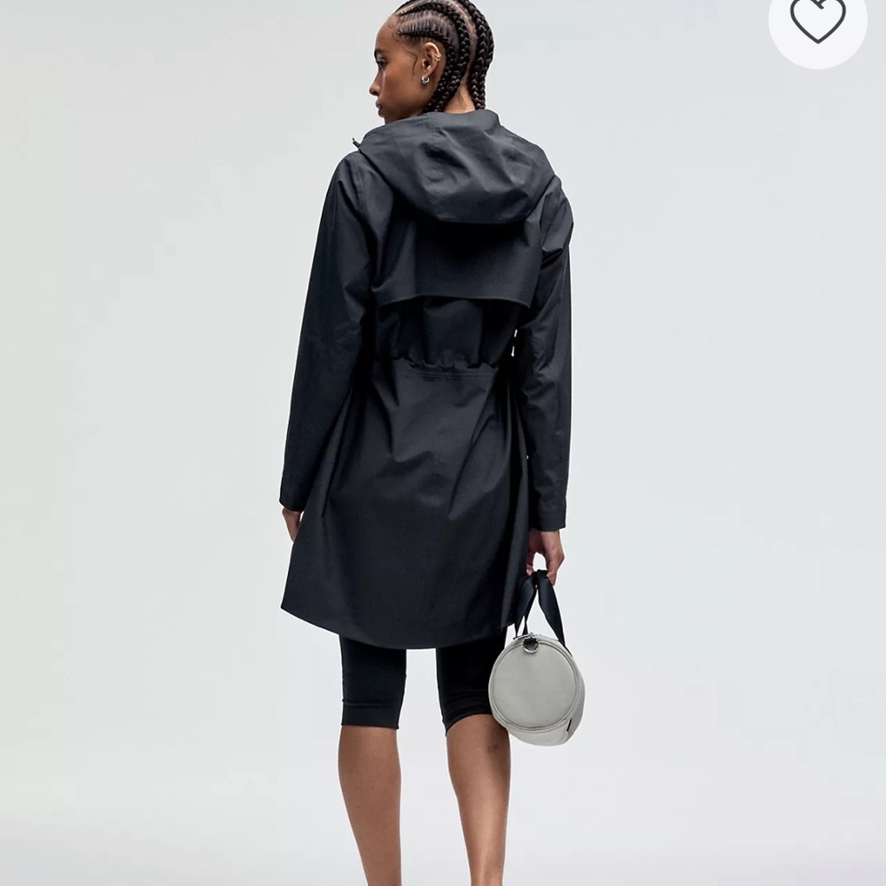 NWOT Lululemon Rain Rebel Jacket in Black 14 - Picture 2 of 12